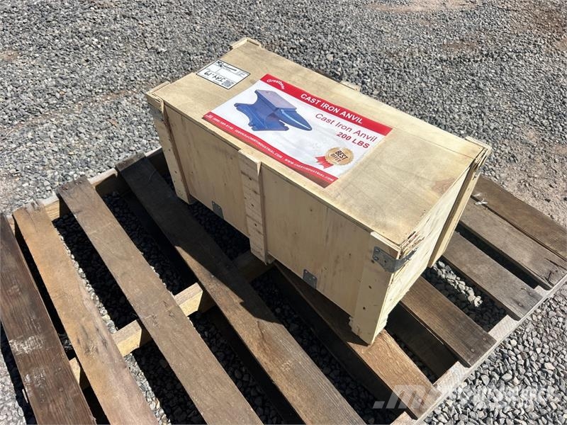  Greatbear 200 lb Cast Iron Anvil (Unused) Otros componentes