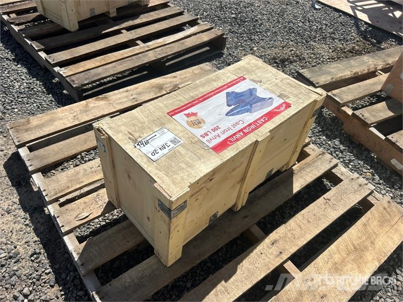  Greatbear 200 lb Cast Iron Anvil (Unused) Otros componentes