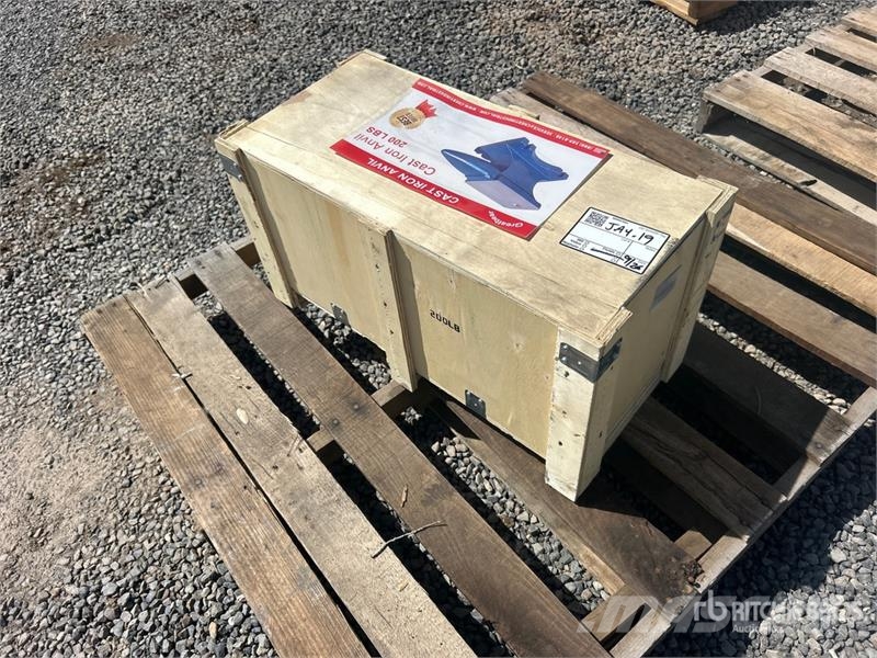  Greatbear 200 lb Cast Iron Anvil (Unused) Otros componentes