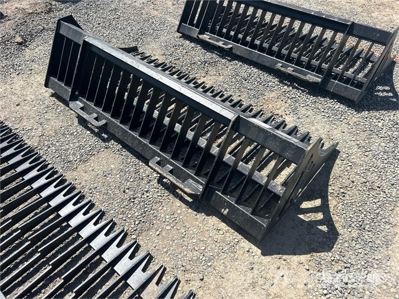  Greatbear 72 in Rock Skid Steer Bucket (Unused) Baldes