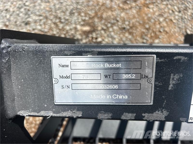  Greatbear 78 in Rock Skid Steer Bucket (Unused) Baldes