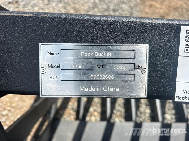 Greatbear 84 in Rock Skid Steer Bucket (Unused) Baldes