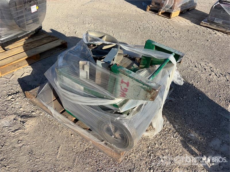 Greenlee 555C Electric Conduit Pipe Bending Machine 파이프레이어 도저