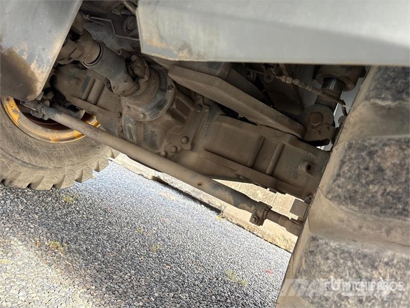 Grove RT540E Celtņi nelīdzenām virsmām