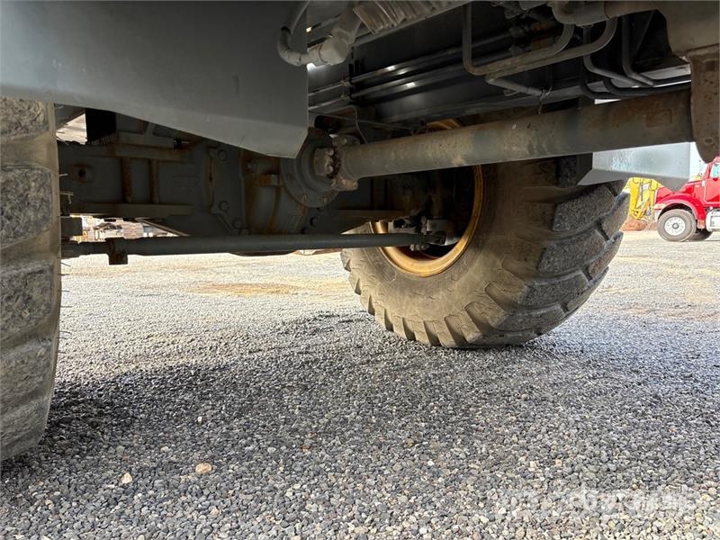 Grove RT540E Celtņi nelīdzenām virsmām
