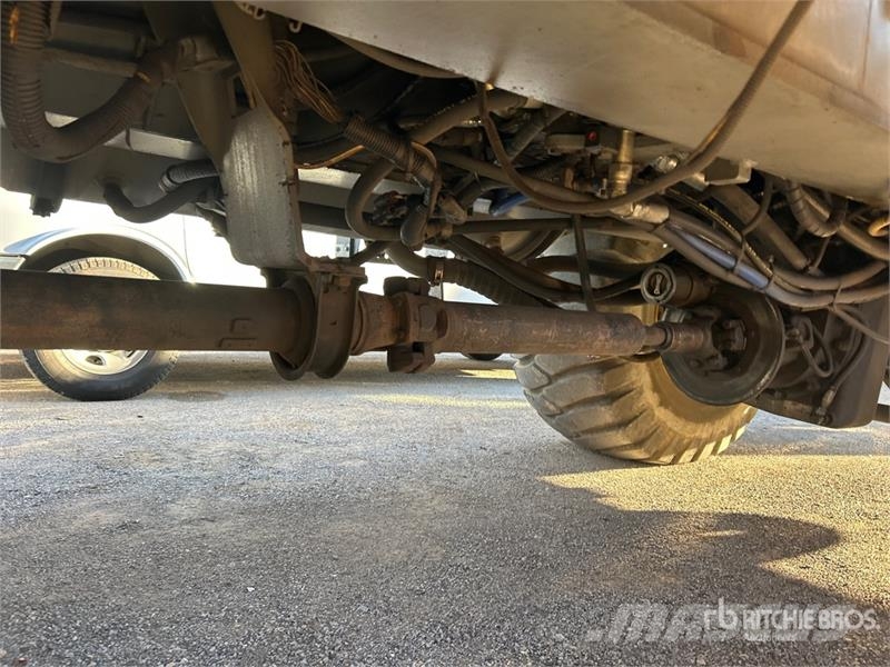 Grove RT640E Rough terrain cranes