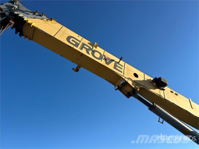 Grove RT640E Rough terrain cranes