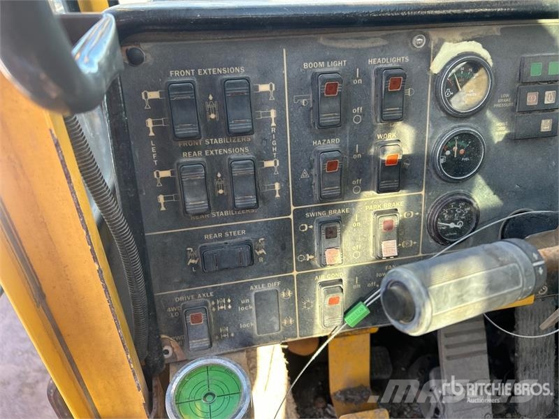 Grove RT640E Rough terrain cranes
