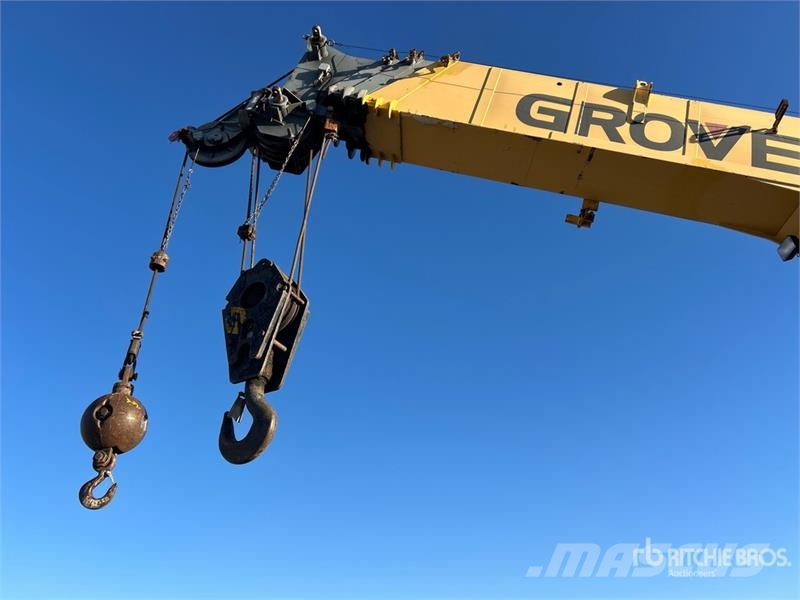 Grove RT640E Rough terrain cranes