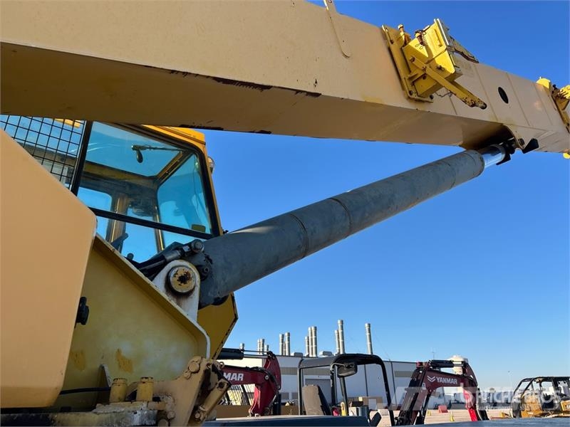 Grove RT640E Rough terrain cranes