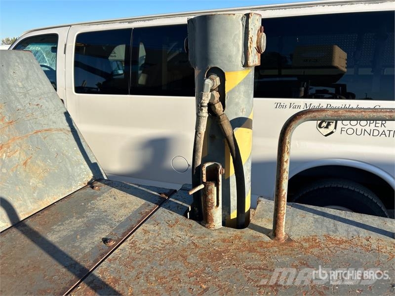 Grove RT640E Rough terrain cranes