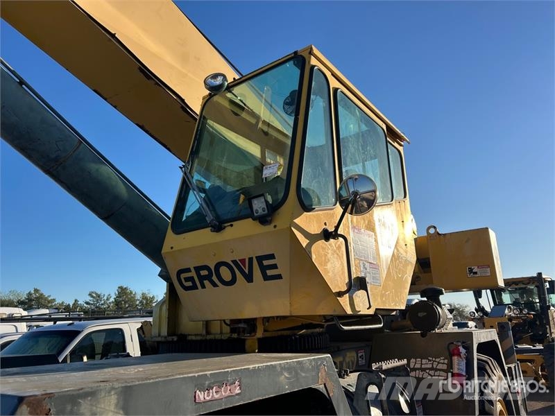 Grove RT640E Rough terrain cranes