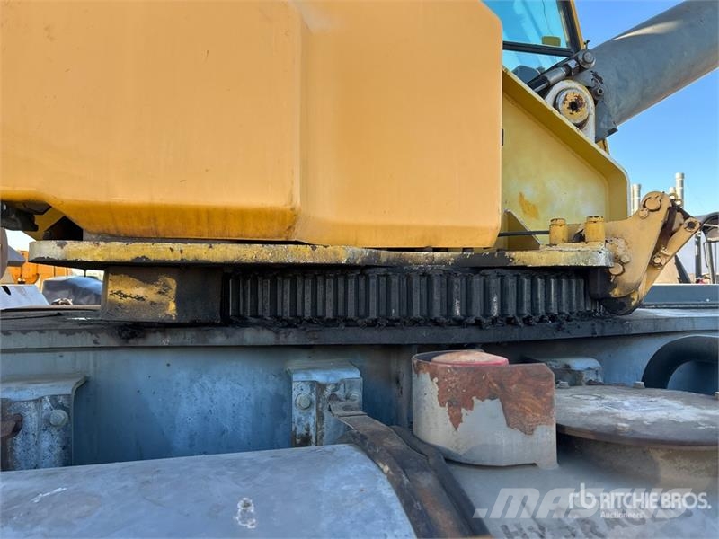 Grove RT640E Rough terrain cranes