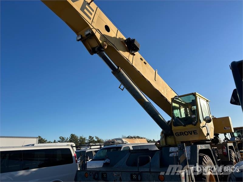 Grove RT640E Rough terrain cranes