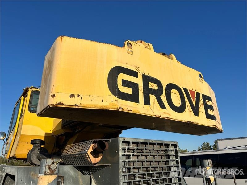 Grove RT640E Rough terrain cranes