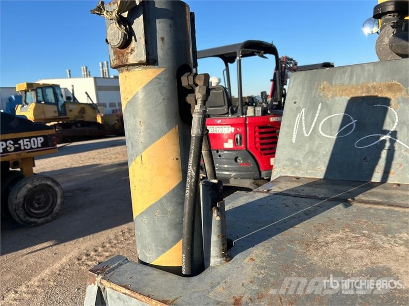 Grove RT640E Rough terrain cranes