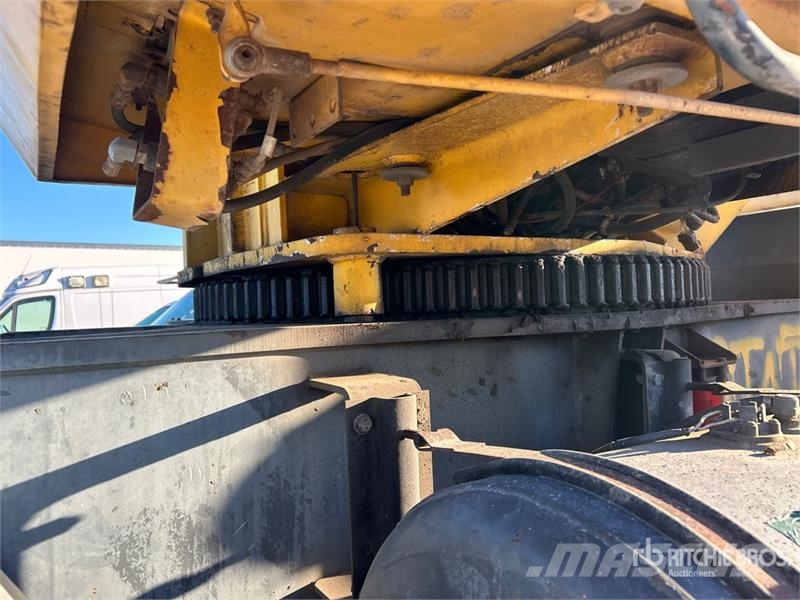 Grove RT640E Rough terrain cranes