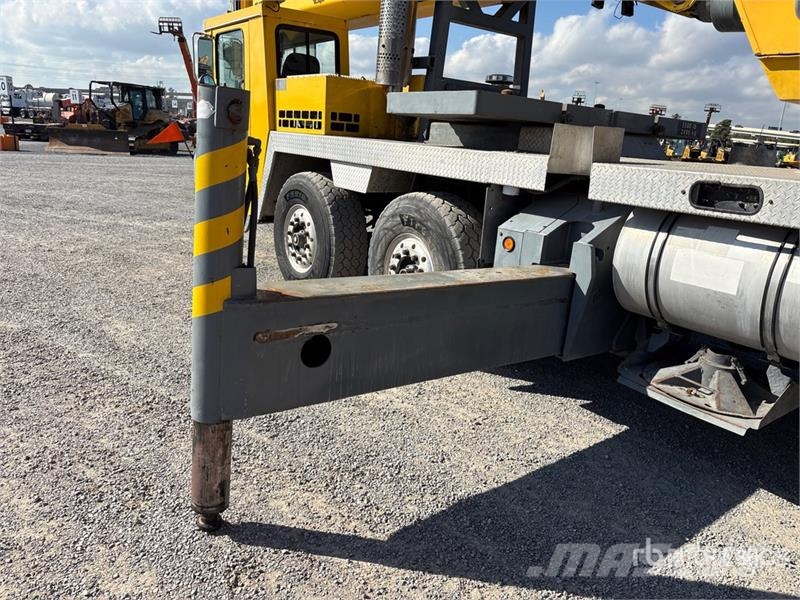 Grove TMS700E Żurawie gąsienicowe