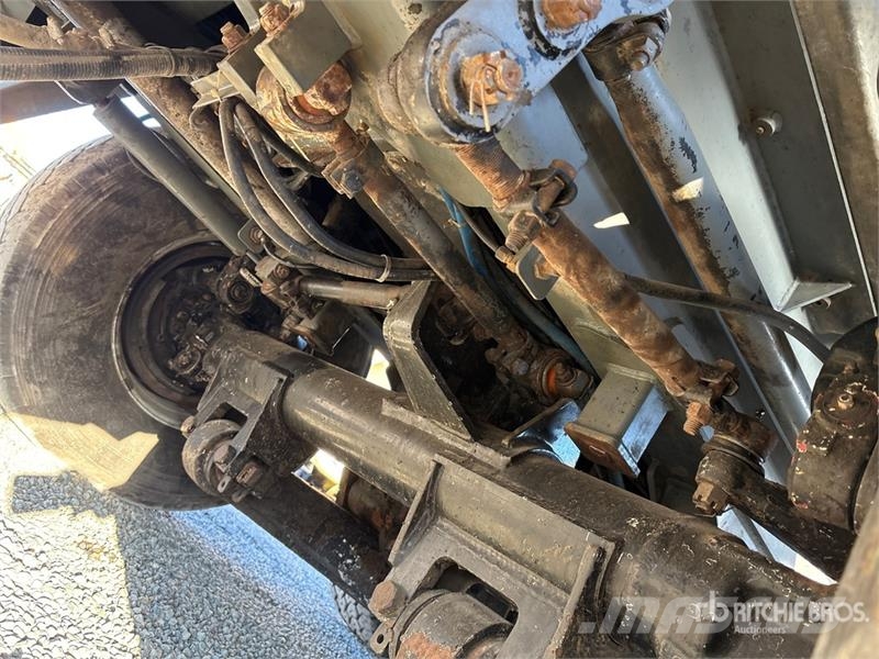 Grove TMS700E Track mounted cranes