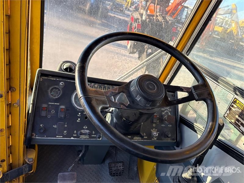 Grove TMS700E Track mounted cranes