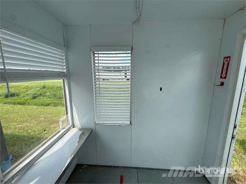  Guard Shack Citas piekabes