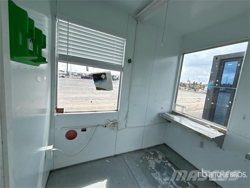 Guard Shack Citas piekabes