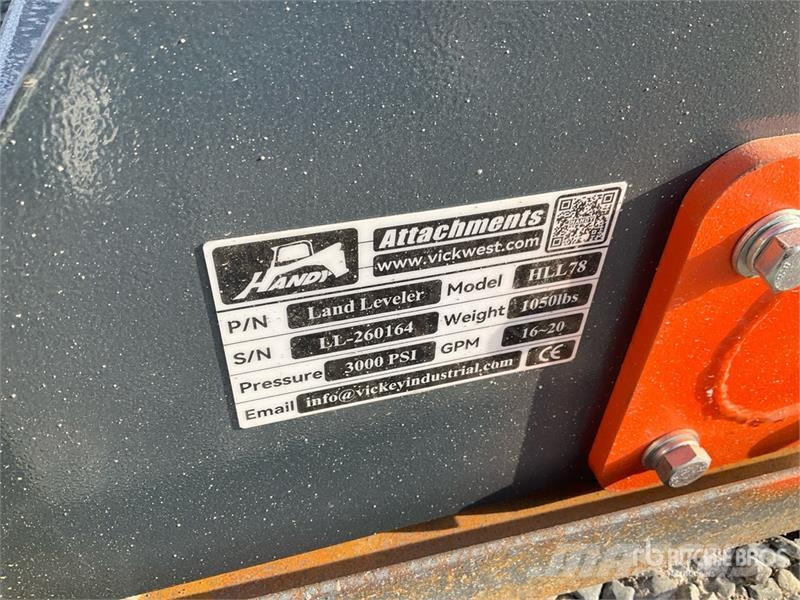 Handy HLL78 Skid Steer Landplane (Unused) Rastras para campos