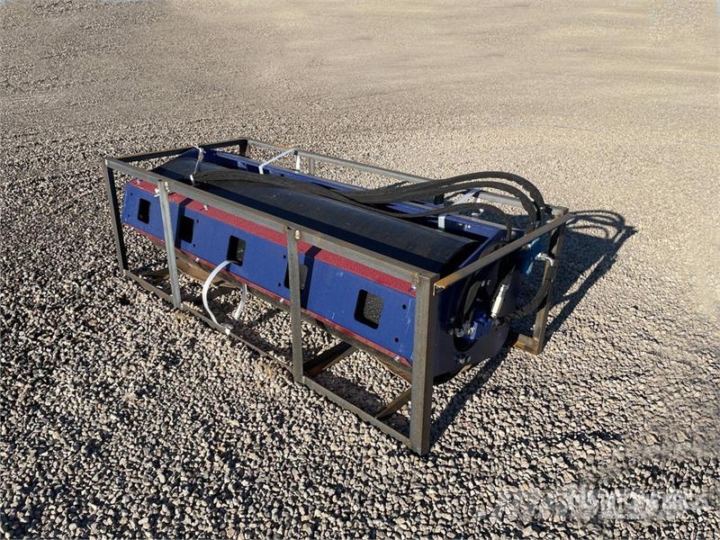 Handy HVR76 76 in Skid Steer Vibratory Roller (Unused) ロードローラー