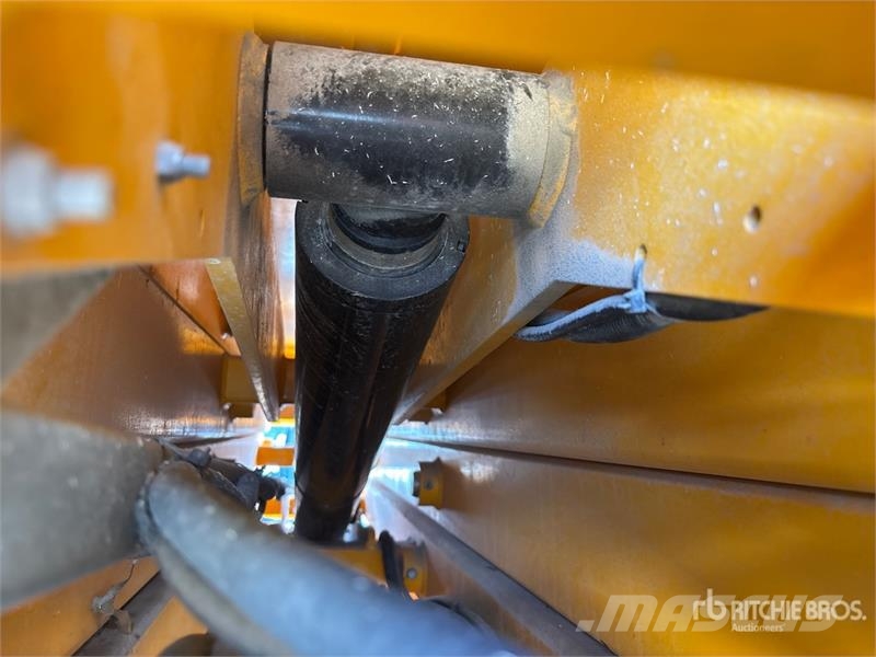 Haulotte 2632E Electric Scissor Lift 剪式升降機