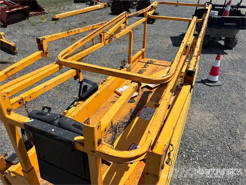 Haulotte 2632E Electric Scissor Lift 剪式升降機