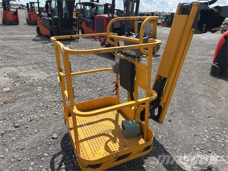 Haulotte HA32CJ 2WD Electric Articulating Boom Lift 曲臂高空作業車