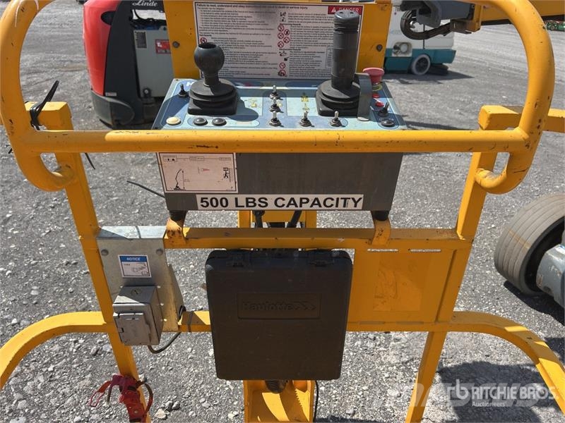 Haulotte HA32CJ 2WD Electric Articulating Boom Lift 曲臂高空作業車