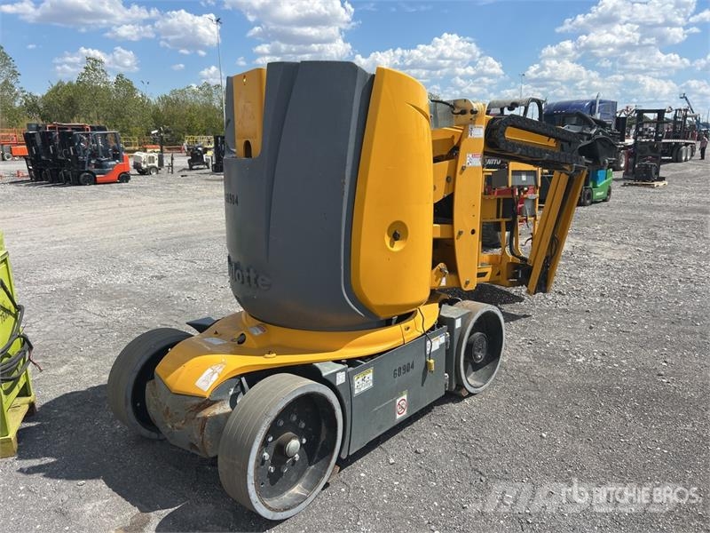 Haulotte HA32CJ 2WD Electric Articulating Boom Lift 曲臂高空作業車