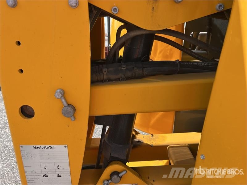 Haulotte HA32CJ 2WD Electric Articulating Boom Lift 曲臂高空作業車