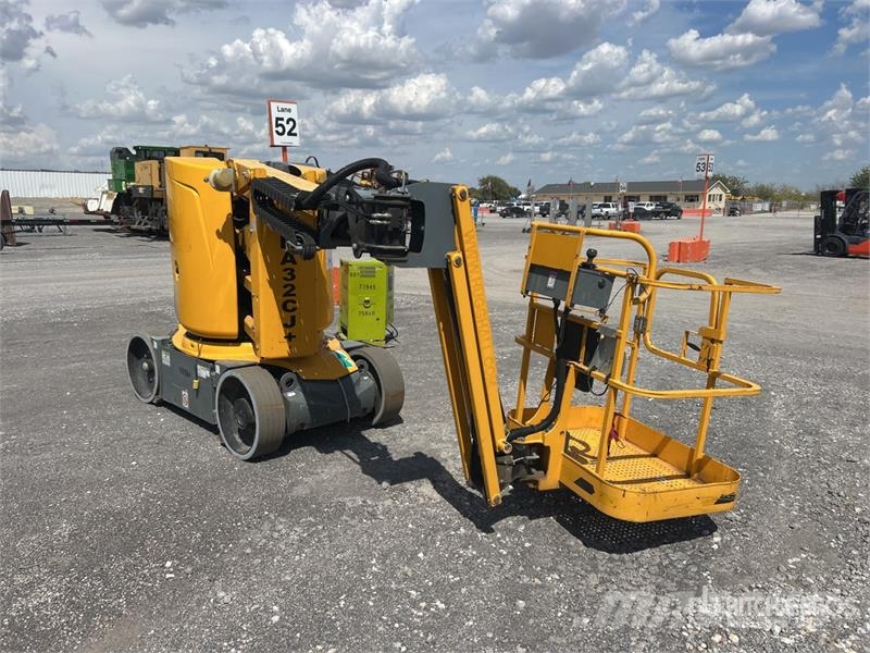 Haulotte HA32CJ 2WD Electric Articulating Boom Lift 曲臂高空作業車