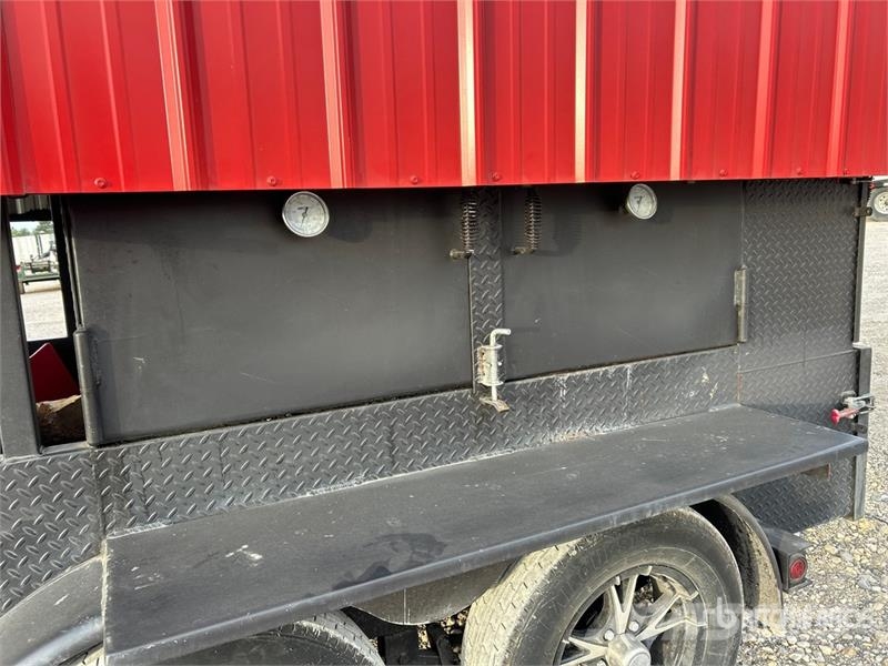  HBT Smokers 15 ft 8 in T/A Food Concession Trailer Citas piekabes