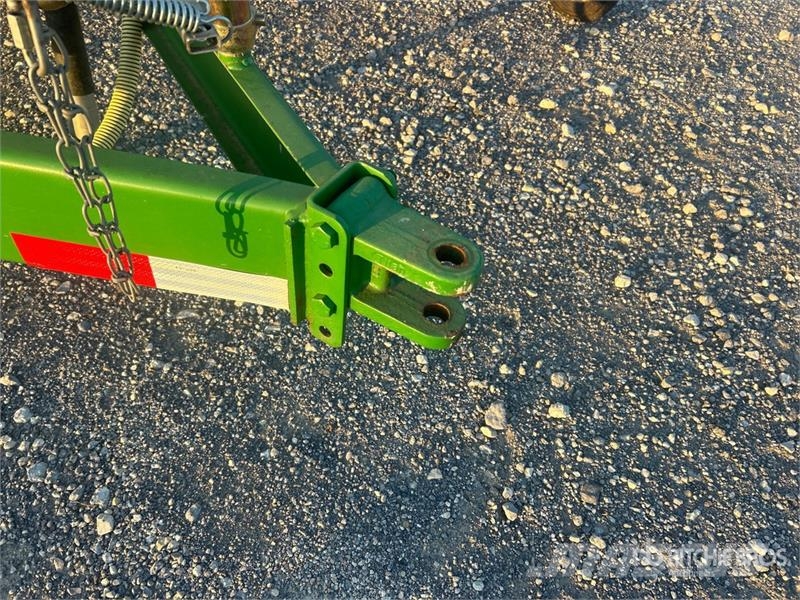 Heavy Bilt 335 S/A Pull-Type Sprayer Trailed sprayers