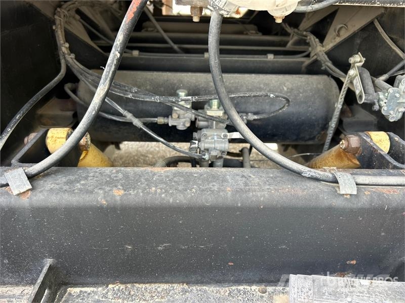 Heil 8000 gal T/A Tanker Trailer Autocisternas