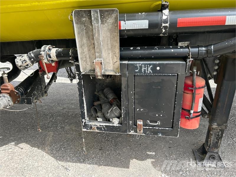Heil 8000 gal T/A Tanker Trailer Autocisternas