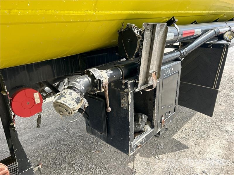 Heil 8000 gal T/A Tanker Trailer Autocisternas
