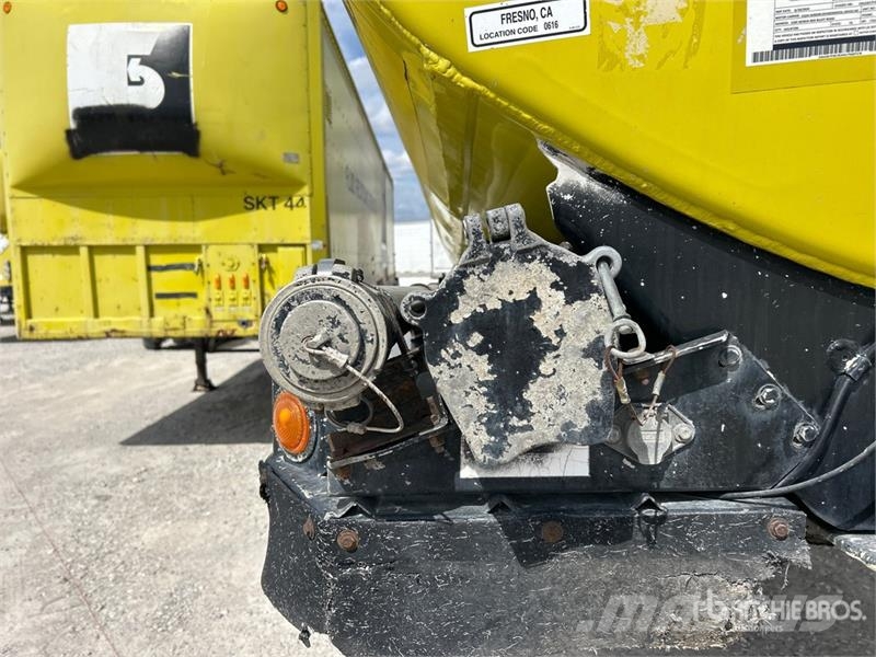 Heil 8000 gal T/A Tanker Trailer Autocisternas