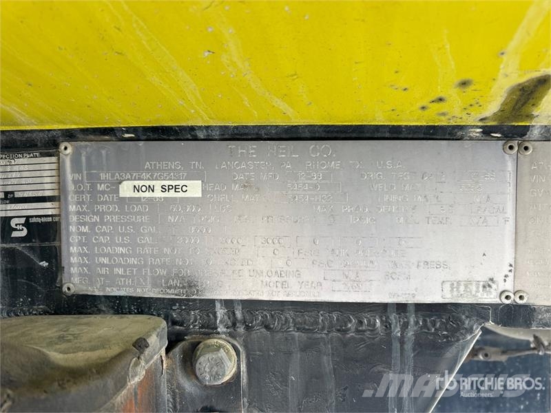 Heil 8000 gal T/A Tanker Trailer Autocisternas