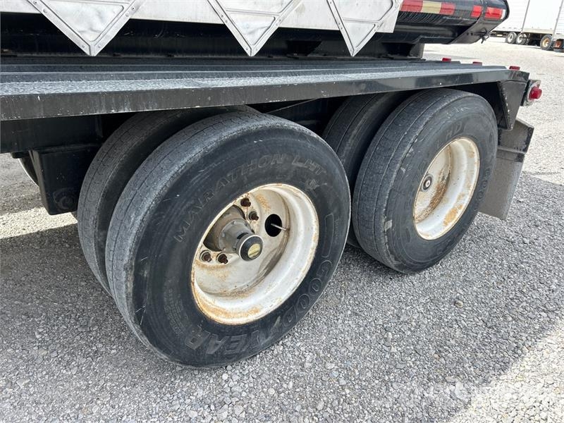 Heil 8000 gal T/A Tanker Trailer Autocisternas
