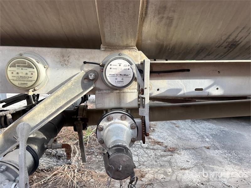 Heil 8400 gal T/A Tanker Trailer Cisterna