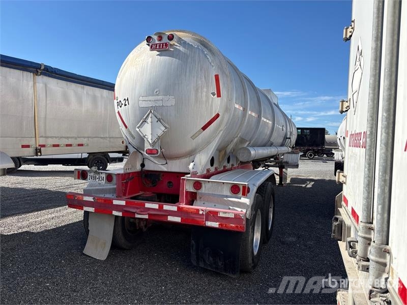 Heil 8400 gal T/A Tanker Trailer Tanksläp