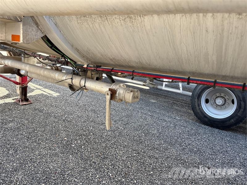 Heil 8400 gal T/A Tanker Trailer Tanksläp