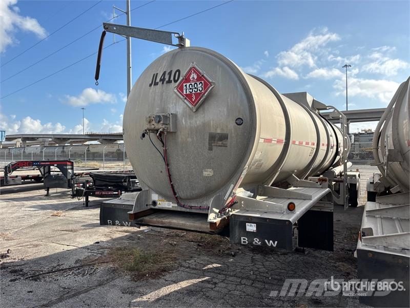 Heil 8400 gal T/A Tanker Trailer Cisterna