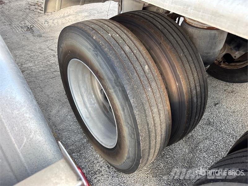 Heil 8400 gal T/A Tanker Trailer Cisterna