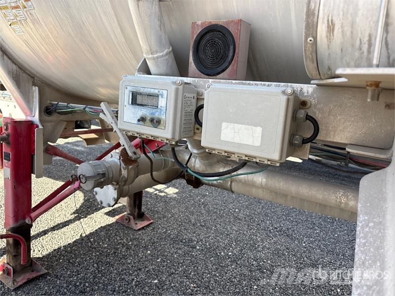 Heil 8400 gal T/A Tanker Trailer Tanksläp