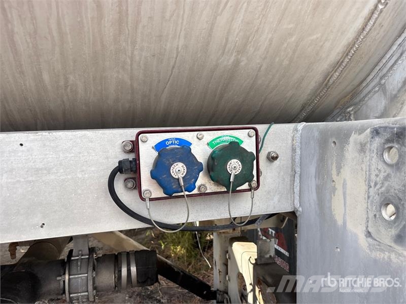 Heil 8400 gal T/A Tanker Trailer Cisterna